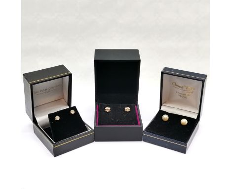 3 x pairs of 9ct gold earrings - diamond (total diameter inc mount 3.9mm), pearl &amp; opal - total weight 2.9g 