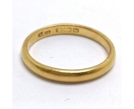 22ct hallmarked (wear to marks) gold band ring - size T½ &amp; 4.7g - SOLD ON BEHALF OF THE NEW BREAST CANCER UNIT APPEAL YEO