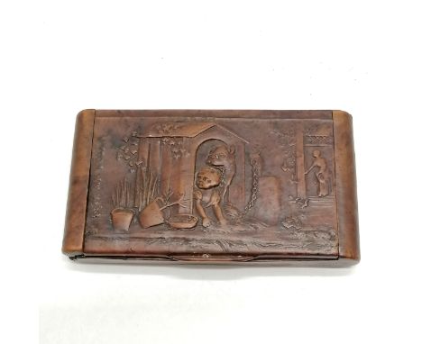Antique French pressed wood snuff box with tortoiseshell lining &amp; inscr 'Me Voila' with child &amp; dog in kennel - 7cm x