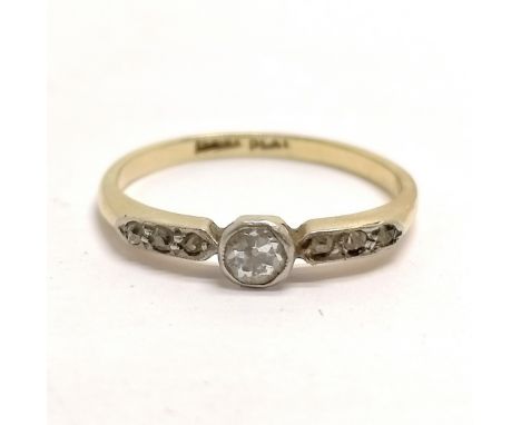 Antique 18ct gold &amp; platinum diamond set ring - size O &amp; 2g total weight ~ sides of head are a/f 