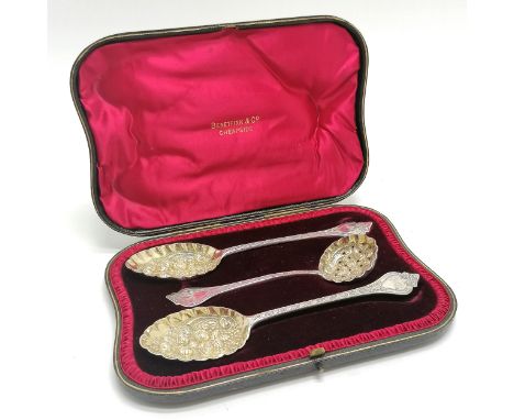 Late Victorian sterling silver cased set of 2 x berry spoons &amp; sifting ladle by Josiah Williams &amp; Co (George Maudsley