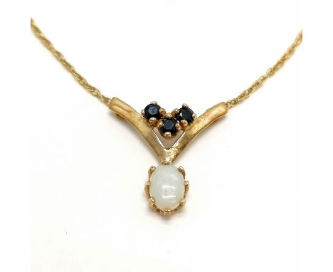 9ct marked gold opal &amp; sapphire set necklet - 38cm long &amp; 2g total weight 