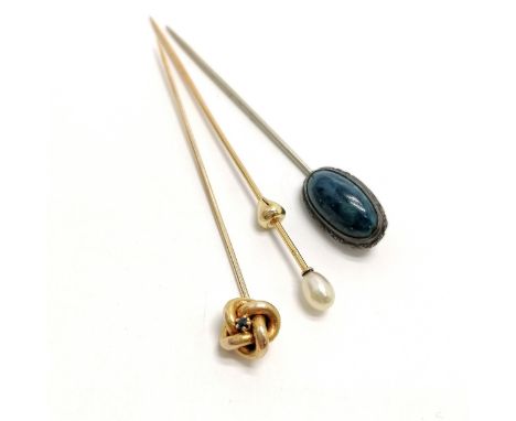 2 x 14ct marked gold tie / stick pins - 1 set with pearl (6.5cm long) other set with blue stone ~ total weight 3g t/w cabocho