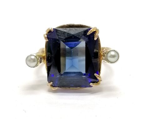 18ct hallmarked gold sapphire &amp; pearl ring - size I &amp; 5.5g total weight 