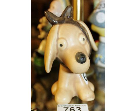 Sylvac small brown dog with toothache