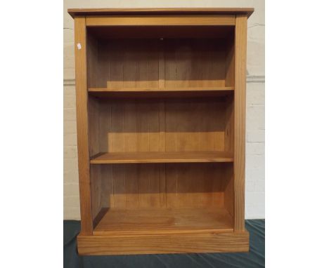 A Pine Three Shelf Open Book Case, 80cm Wide 