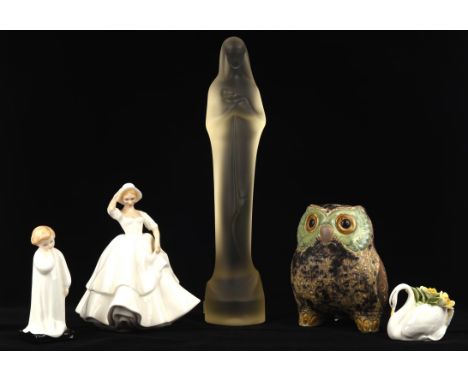 Satined pressed glass sculpture "Madonna with child", design: Stef Uiterwaal(1889-1960), by: Glasfabriek Leerdam 1929, monogr