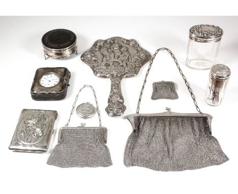 Two George V silver mounted and mesh evening purses, 3.75ins and 2ins overall, with import mark for H. &amp; Co, Birmingham 1