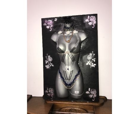 MANNEQUIN WALL HANGING