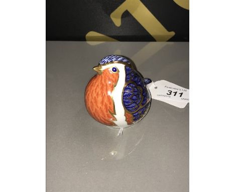 ROYAL CROWN DERBY ' ROBIN ' WITH GOLD BUTTON