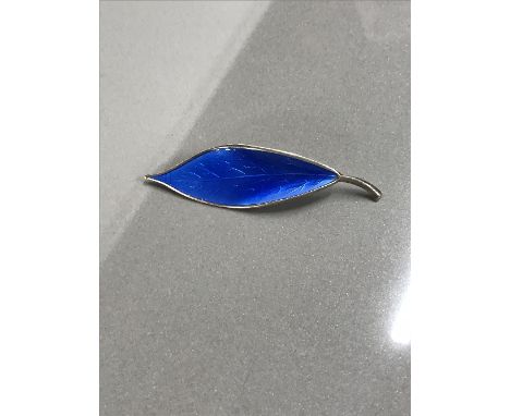 DAVID ANDERSON SILVER & GILT BLUE ENAMEL BROOCH - NORWAY LEAF PATTERN