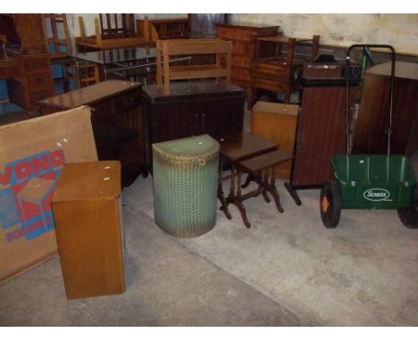 TEN ITEMS TO INCLUDE A LOW BOOKSHELF, A BOXED VONO CARD TABLE A/F, A LOOM STYLE LINEN BASKET, TWO BEDSIDE CHESTS, A HOSTESS T