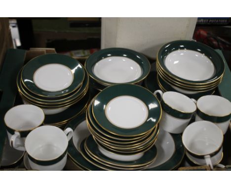 A TRAY OF ROYAL WORCESTER "VENTURA" TEA &amp; DINNERWARE (TRAY NOT INCLUDED)