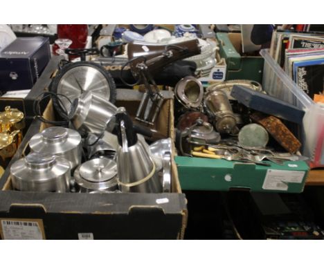 TWO TRAYS OF METALWARE TO INCLUDE AN ANGLE POISE LAMP (TRAYS NOT INCLUDED)