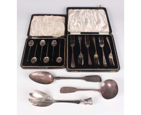 An early Victorian silver Fiddle pattern sauce ladle, Exeter 1839 by Josiah Gregory, a silver Fiddle pattern tablespoon, Lond