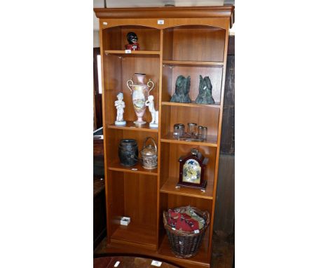 Modern shelf unit