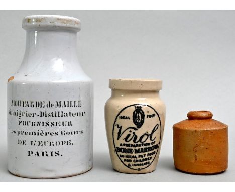 Konvolut von drei Keramiktöpfen, England/Frankreich, 19./20. Jh. Ton Französischer Senftopf, Abplatzungen, Gebrauchsspuren so