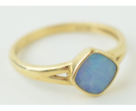 9ct gold ring with opal triplet insert, 2.1g, size U.