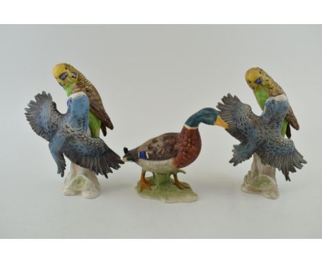 Goebel to include two pairs of budgies, CV95 and a mallard duck 7577 (3).  In good condition with no obvious damage or restor