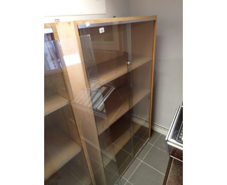 Large pine four shelf display cabinet with lockable sliding glass doors 94 x 40 x 160 cm H 