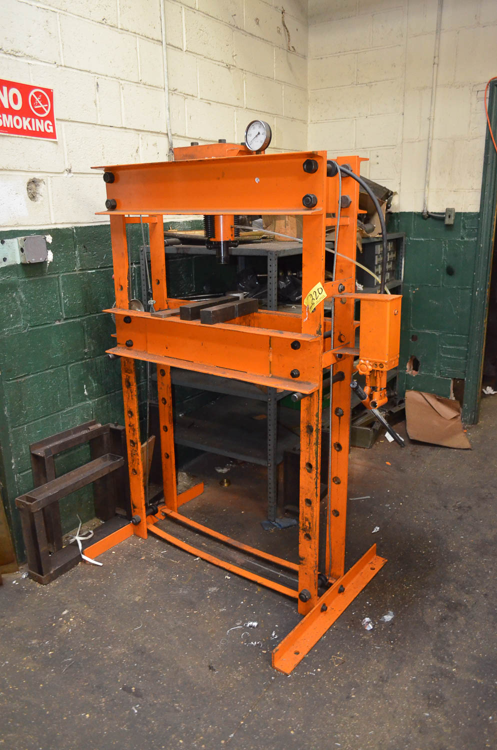 HARBOR FREIGHT MDL. T7922 HFRAME HYDRAULIC SHOP PRESS, 45 TON CAPACITY