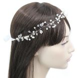 1000 X BRAND NEW ASSORTED HAIR PRODUCTS IN VARIOUS DESIGNS AND SIZES (STOCK CAN INCLUDE HEADBANDS,