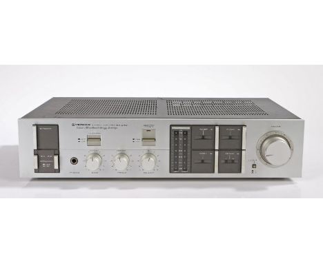 A Pioneer stereo Amplifier Model SA-940. Serial No DF9500694S