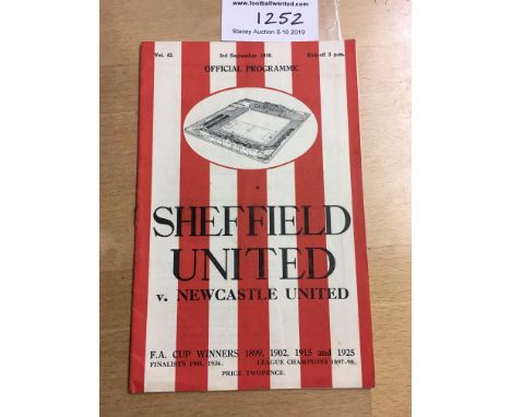 38/39 Sheffield United v Newcastle United Football Programme: Dated 3 9 1938 in very good condition with no team changes.