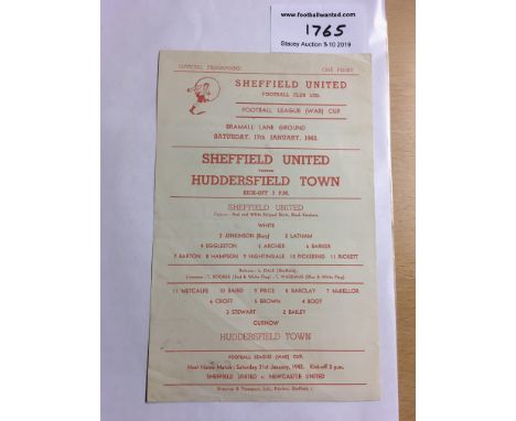 41/42 Sheffield United v Huddersfield Town Football Programme: Dated 17 1 1942 in very good condition with no team changes. W