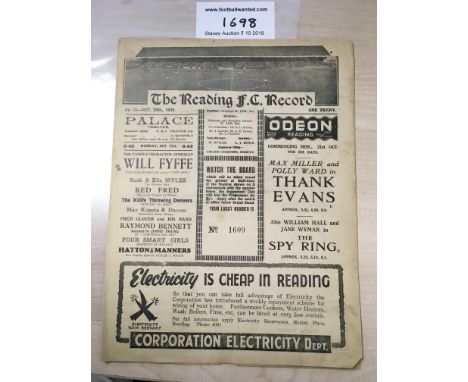 38/39 Reading v Clapton Orient Football Programme: Dated 29 10 1938 in very good condition with no team changes. No staples e