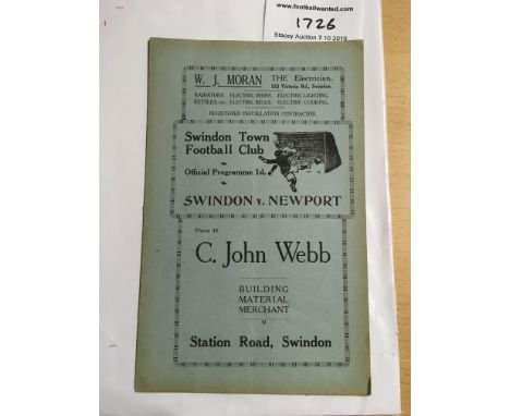 33/34 Swindon Town v Newport County Football Programme: Dated 30 12 1933 in excellent condition with no team changes.