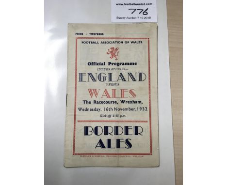1932 Wales v England Football Programme: Very good condition 16 page programme played at Wrexham. Full International has ligh