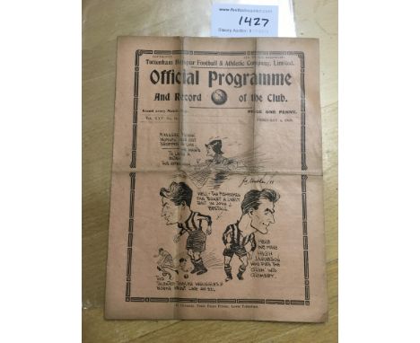 32/33 Tottenham v Grimsby Town Football Programme: Dated 4 2 1933 in good condition with no team changes. Slight grubbiness o