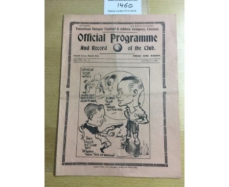 37/38 Tottenham v Manchester United Football Programme: Dated 9 10 1937 in very good condition with no team changes. Light fo