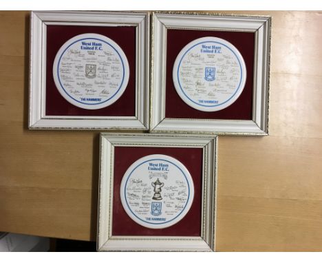 West Ham Framed Football Plaques: Round ceramic plaques mounted into frames with facsimile autographs of 84/85 85/86 and the 