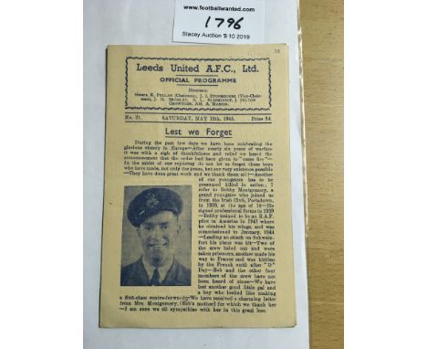 44/45 Leeds United v Sheffield United Football Programme: Dated 12 5 1945 in very good condition with no team changes. Light 