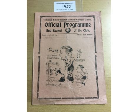 36/37 Tottenham v Newcastle United Football Programme: Dated 9 1 1937 in good condition with no team changes. Slight creasing