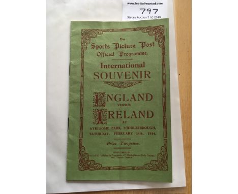 1914 England V Ireland Football Programme: Excellent condition consisting of 28 pages. Played at Middlesbrough a full Interna