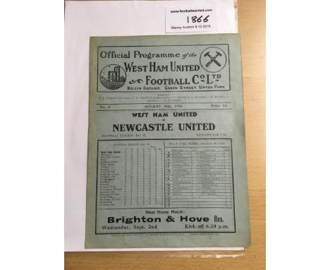 36/37 West Ham  v Newcastle United Football Programme: Dated 31 8 1936 in good condition with no team changes. Light fold.