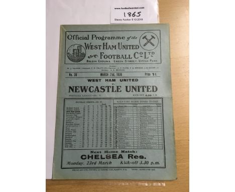 35/36 West Ham  v Newcastle United Football Programme: Dated 21 3 1936 in very good condition with no team changes. Light fol