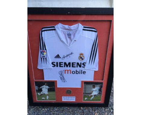 Beckham + Owen Signed Framed Real Madrid Football Shirt: Attractive item with picture of both players in Madrid kit. Signed c