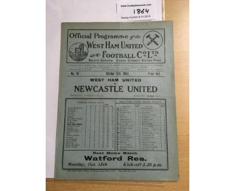 34/35 West Ham  v Newcastle United Football Programme: Dated 13 10 1934 in very good condition with no team changes. Light fo