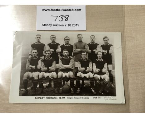 1920/21 Burnley Football Postcard: Back is unwritten. Made by Daily Sketch. Good with slight creasing.
