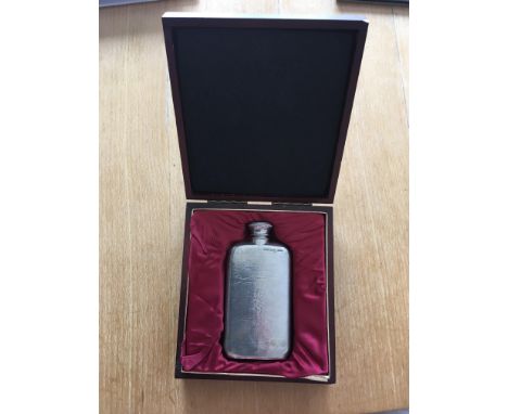 Julian Joachim Leicester City Man Of The Match Award: Pewter quality hip flask in nice wooden presentation box. Bottom of hip