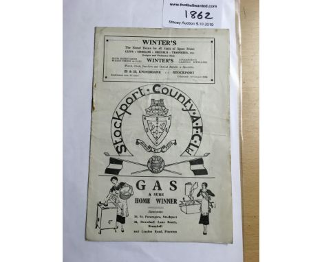 37/38 Stockport County v Newcastle United Football Programme: Dated 27 12 1937 in good condition with no team changes. Rusty 