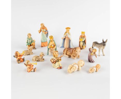 Hummel, a 15-piece Nativity scène.&nbsp;Dimensions:(H:19 cm)