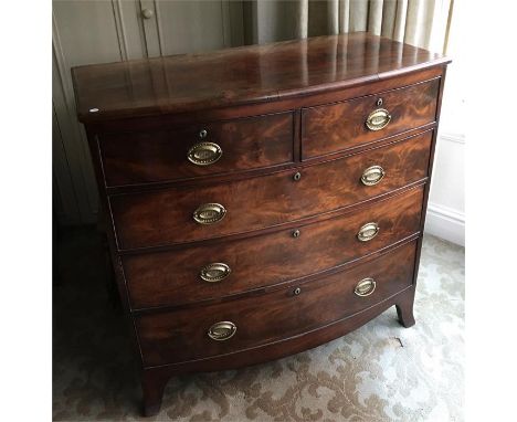 Good quality 19th c mahogany bow front chest on splay bracket feet 105 x 53 x 103 cm