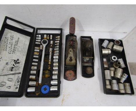 2 planes, ratchet socket set and assorted sockets&nbsp;