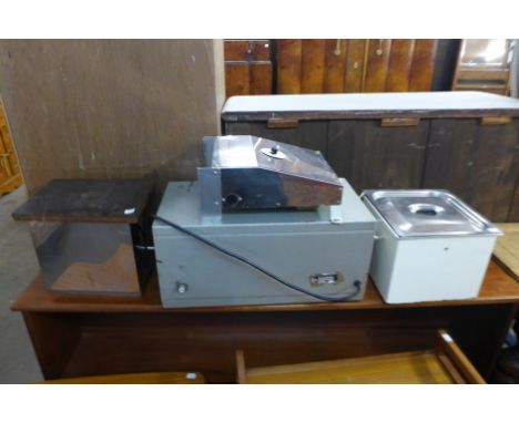 A clock cleaning machine with two tanks 