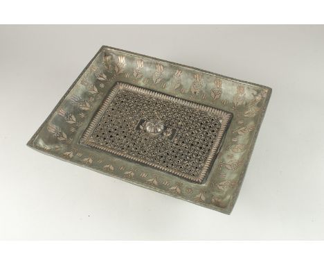 A FINE AND LARGE 18TH CENTURY INDIAN BIDRI SILVER INLAID RECTANGULAR BASIN, with openworked lid, 37cm x 29.5cm.
